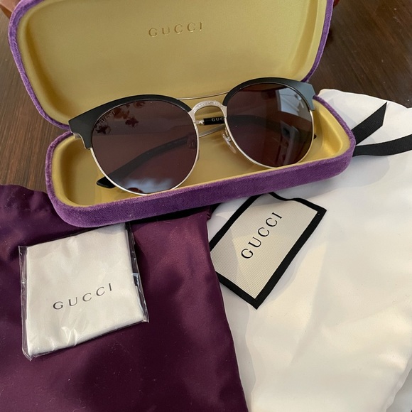 Brand New Gucci sunglasses-unisex. 100% authentic